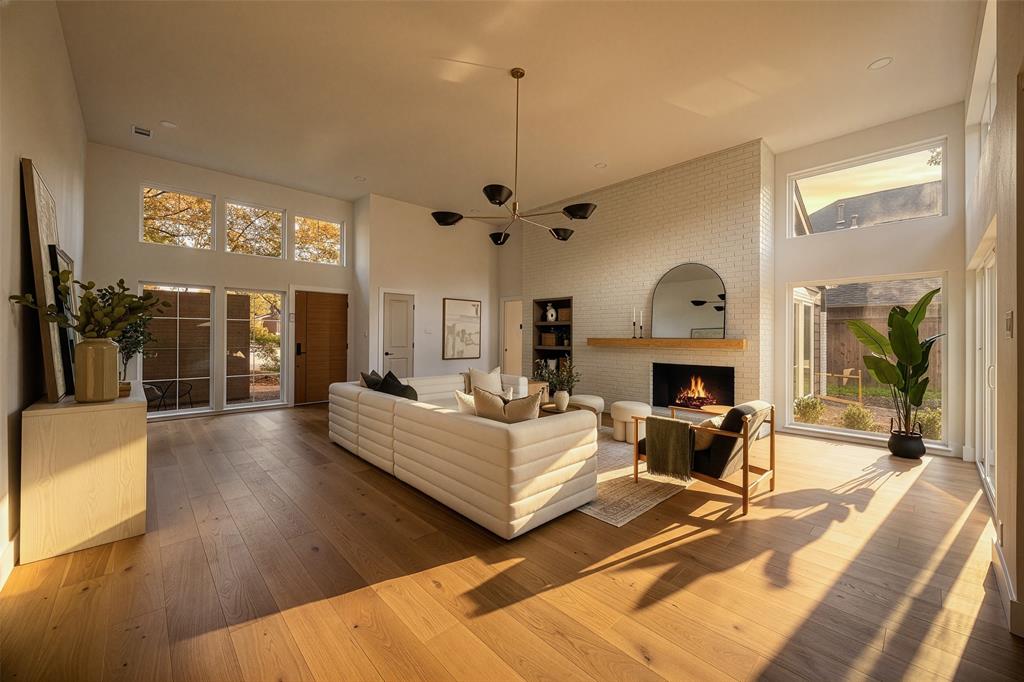 Lake Hlnds Add - Residential