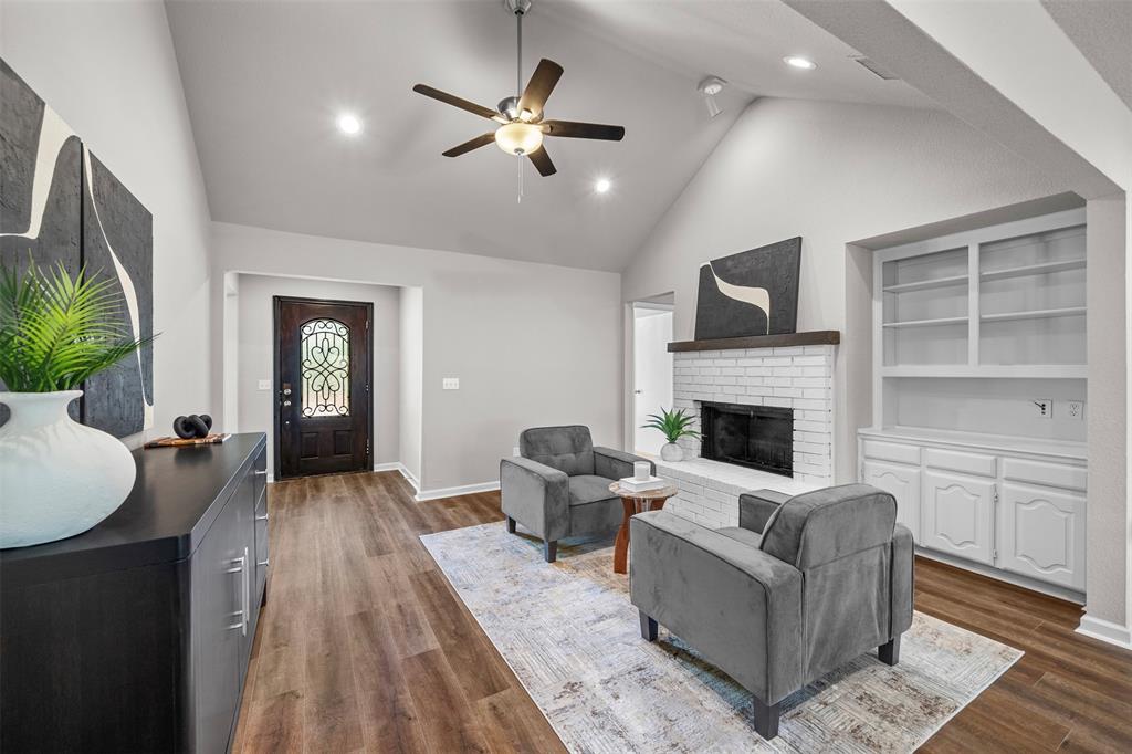 515 N Winding Oaks Drive