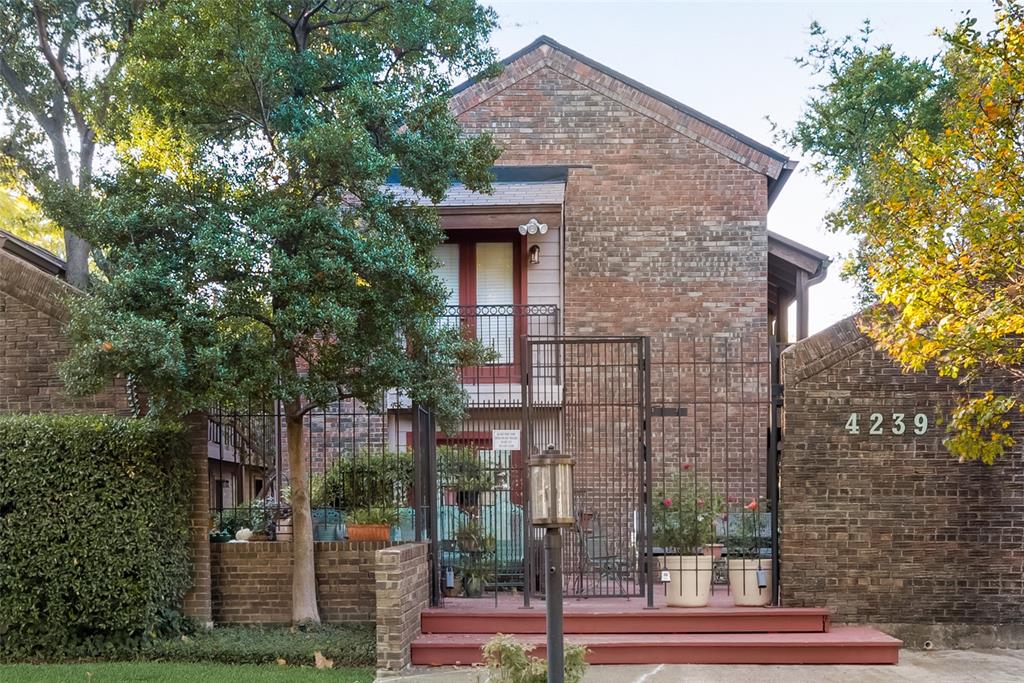 STONES THROW CONDOMINIUM - Residential Lease