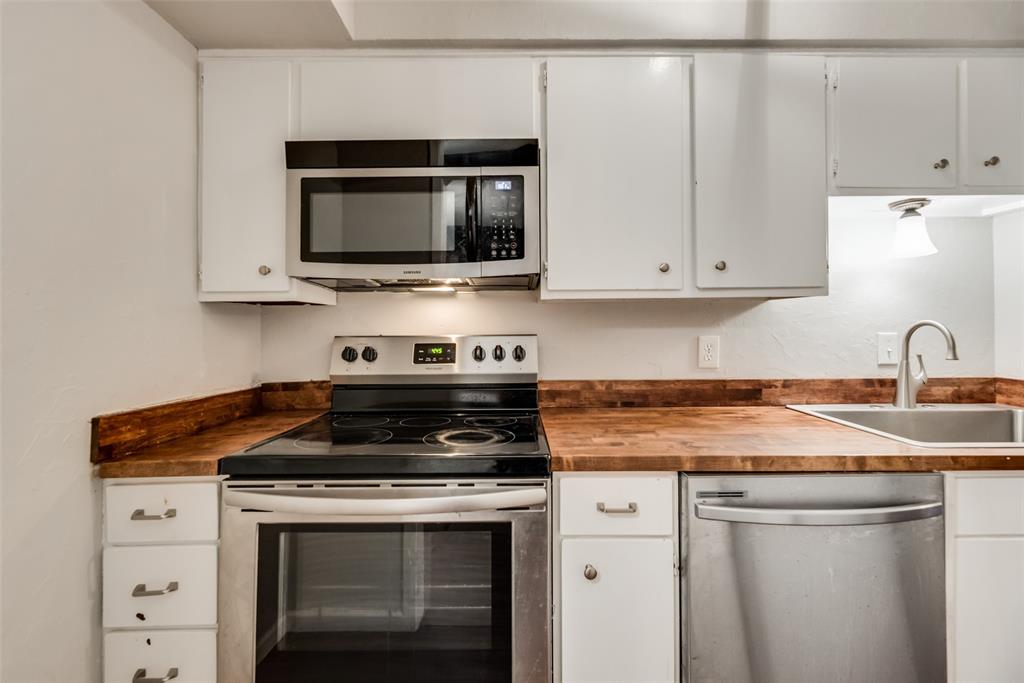 STONES THROW CONDOMINIUM - Residential Lease