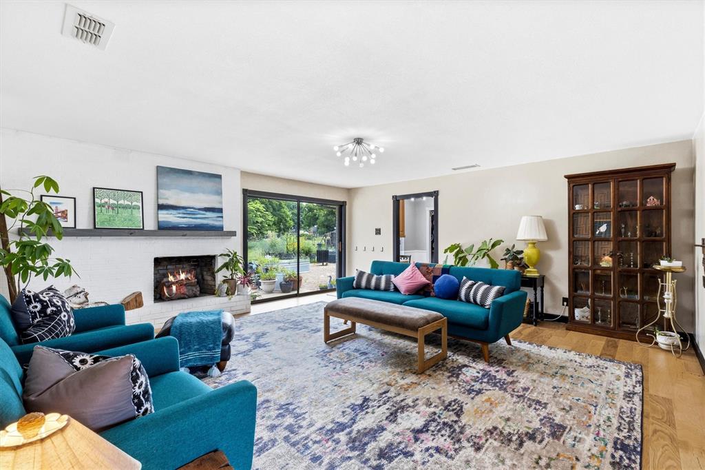 216 Meadowlark Lane