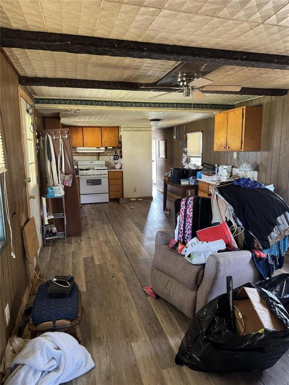 1161 Davis CT Court