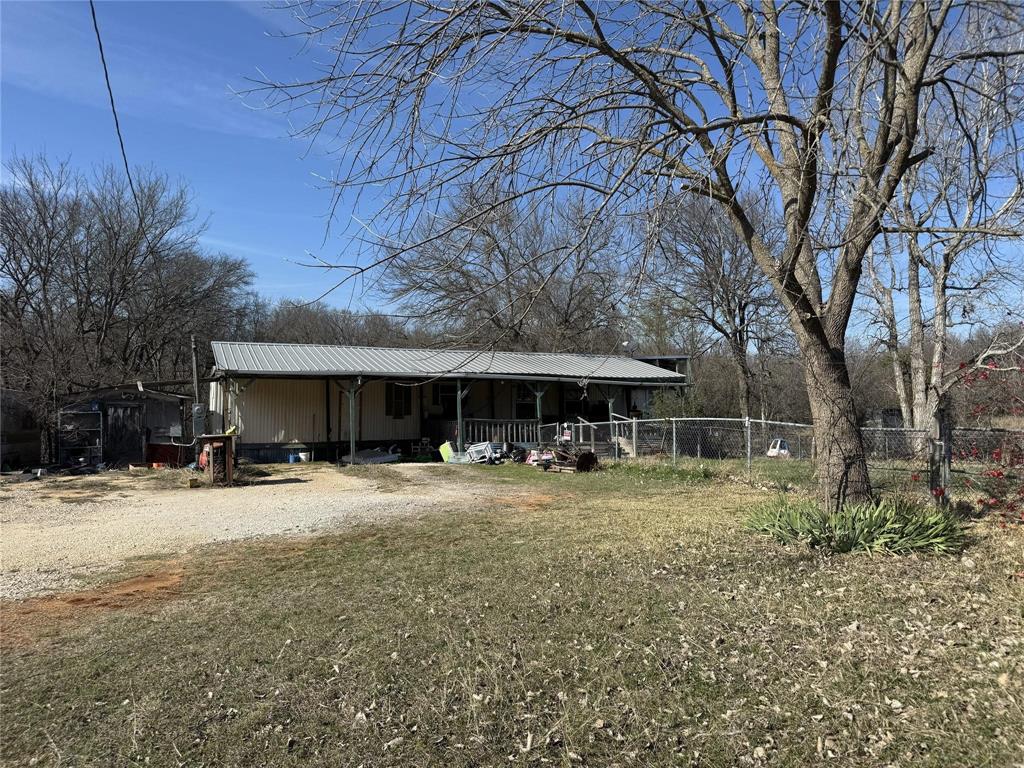 1161 Davis CT Court