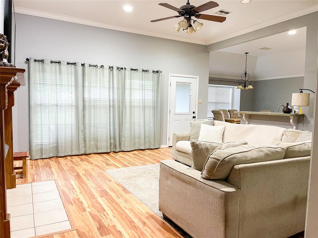 1035 Cressmont Street