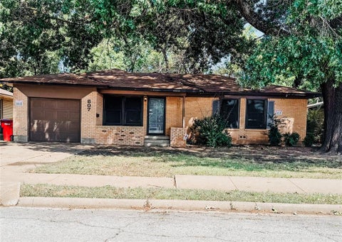 Photo of 807 Blanton Drive, Sherman, TX 75092 (MLS # 21354901)