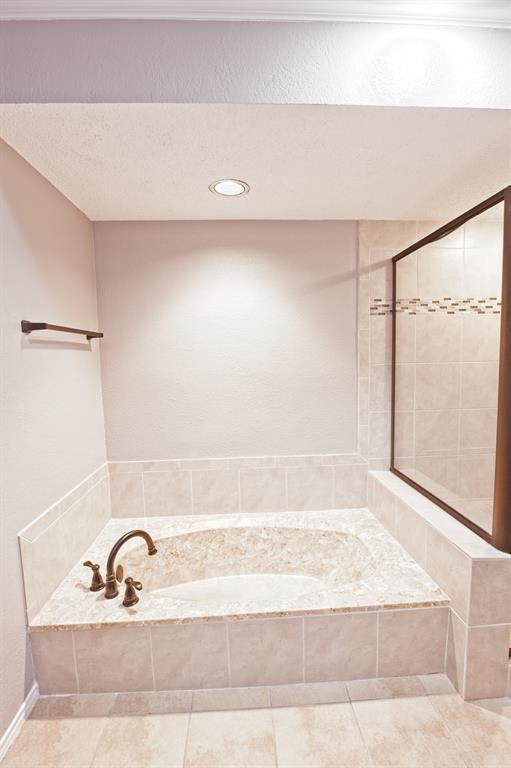 Dallas, Texas 75287, United States, 6 Bedrooms Bedrooms, ,4 BathroomsBathrooms,Residential,Active,233638