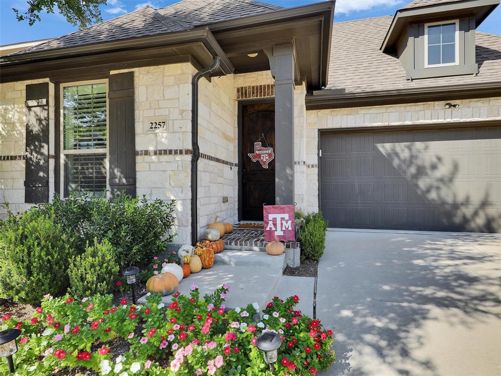 2257 Lobo Lane