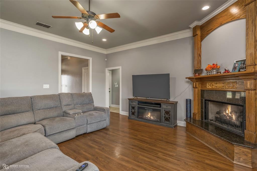 521 Brunswick Gardens