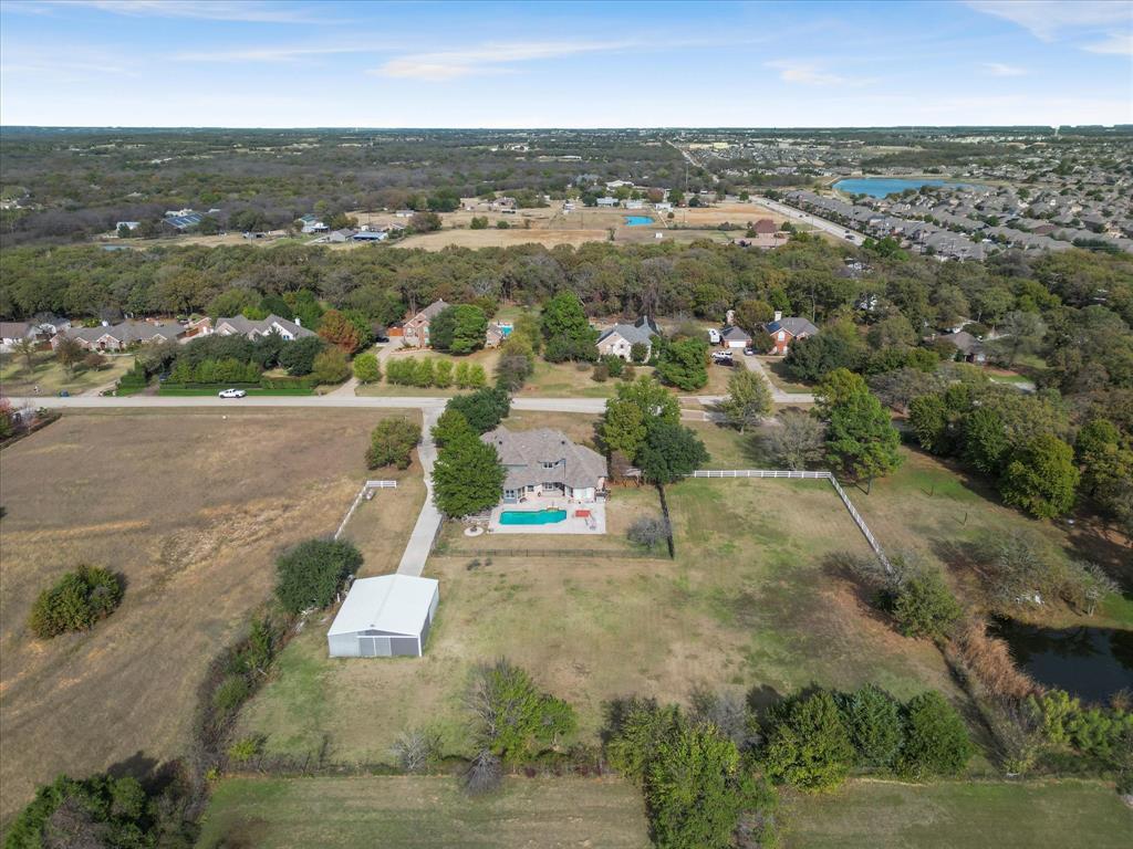 Emerald Sound At Lake Lewisvil - Residential