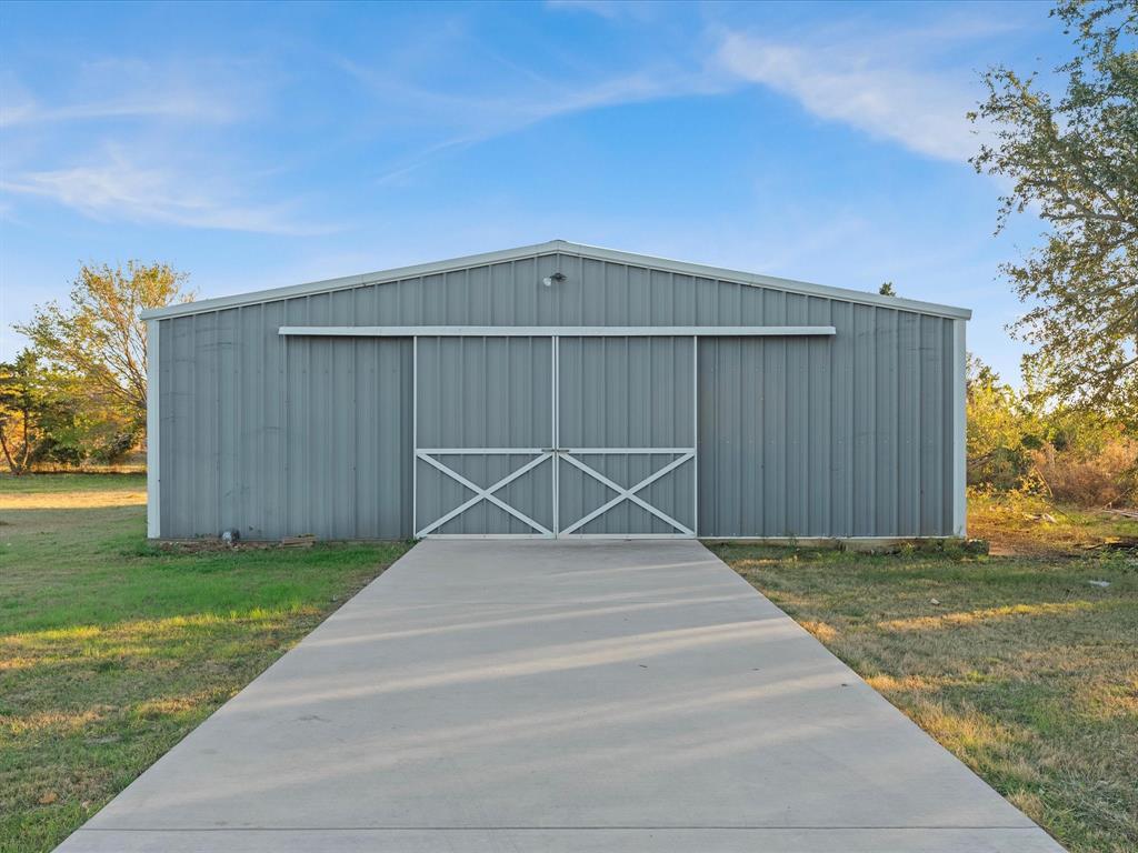 Emerald Sound At Lake Lewisvil - Residential