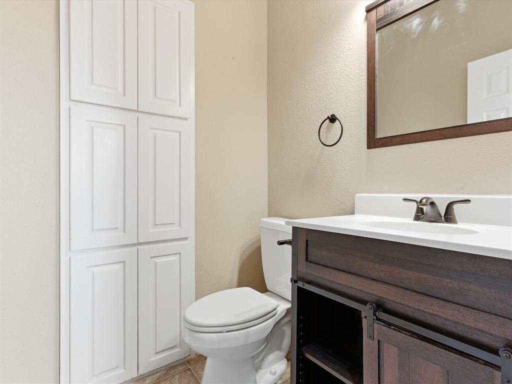 Emerald Sound At Lake Lewisvil - Residential