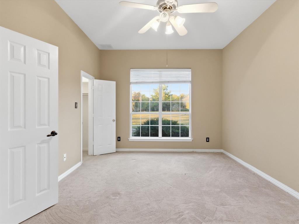 Emerald Sound At Lake Lewisvil - Residential