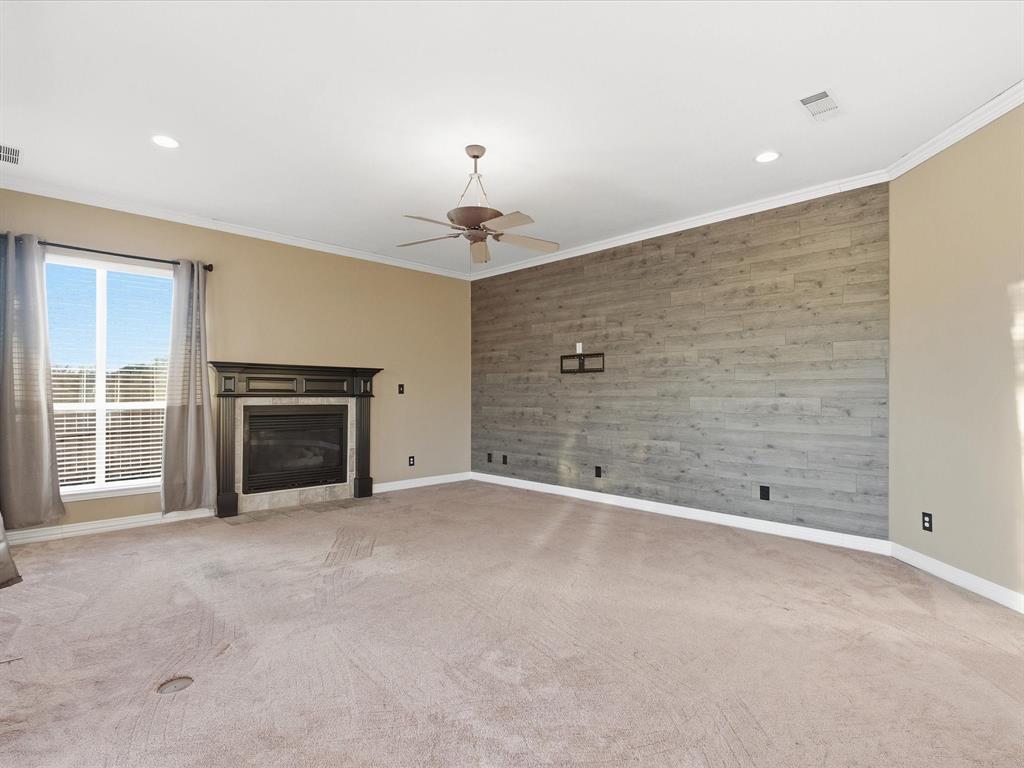 Emerald Sound At Lake Lewisvil - Residential