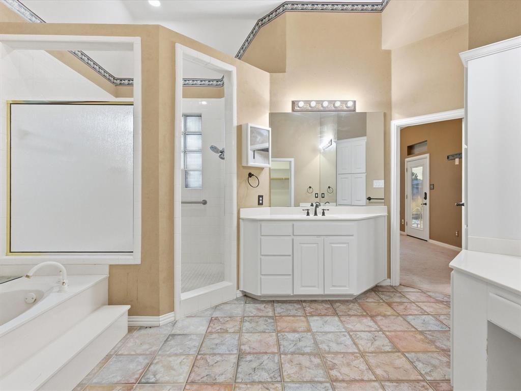 Emerald Sound At Lake Lewisvil - Residential