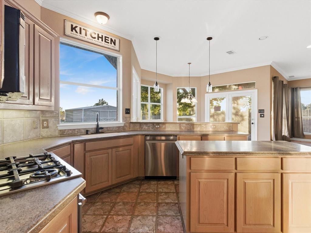 Emerald Sound At Lake Lewisvil - Residential