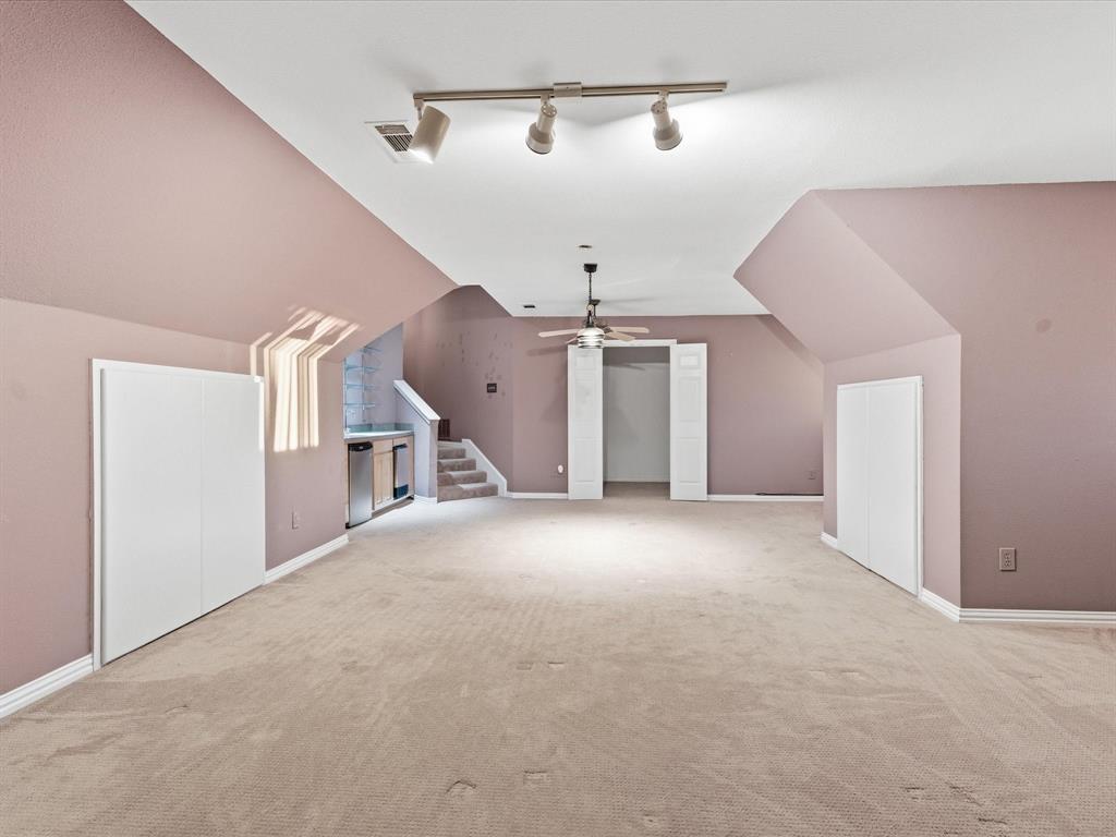 Emerald Sound At Lake Lewisvil - Residential