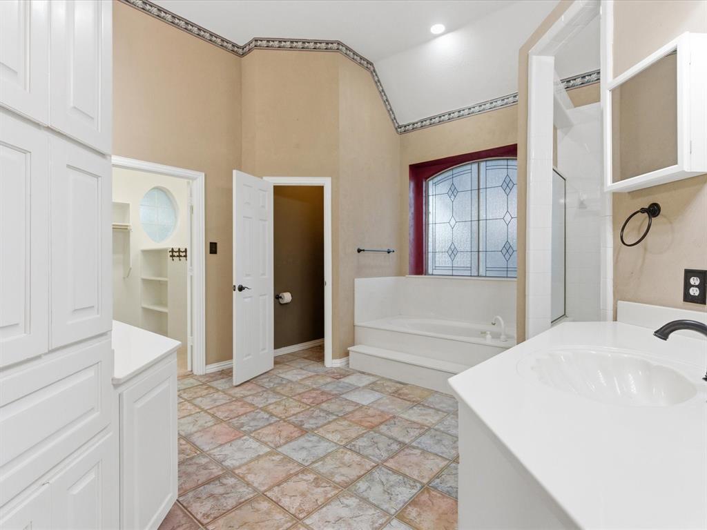 Emerald Sound At Lake Lewisvil - Residential