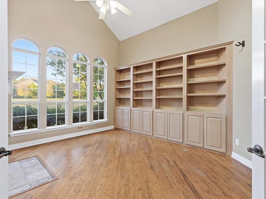 Emerald Sound At Lake Lewisvil - Residential