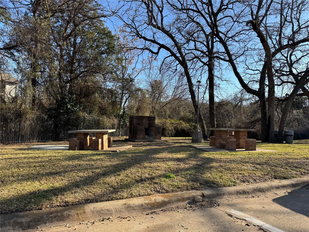 Arlington Oaks Condo - Residential