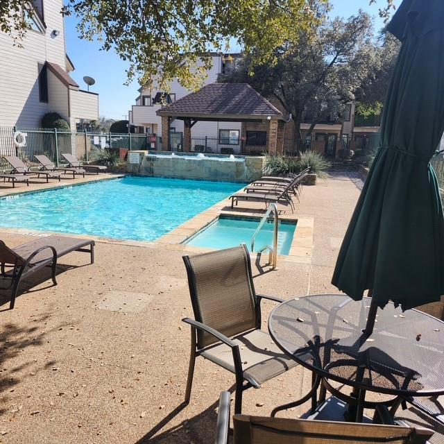 Arlington Oaks Condo - Residential