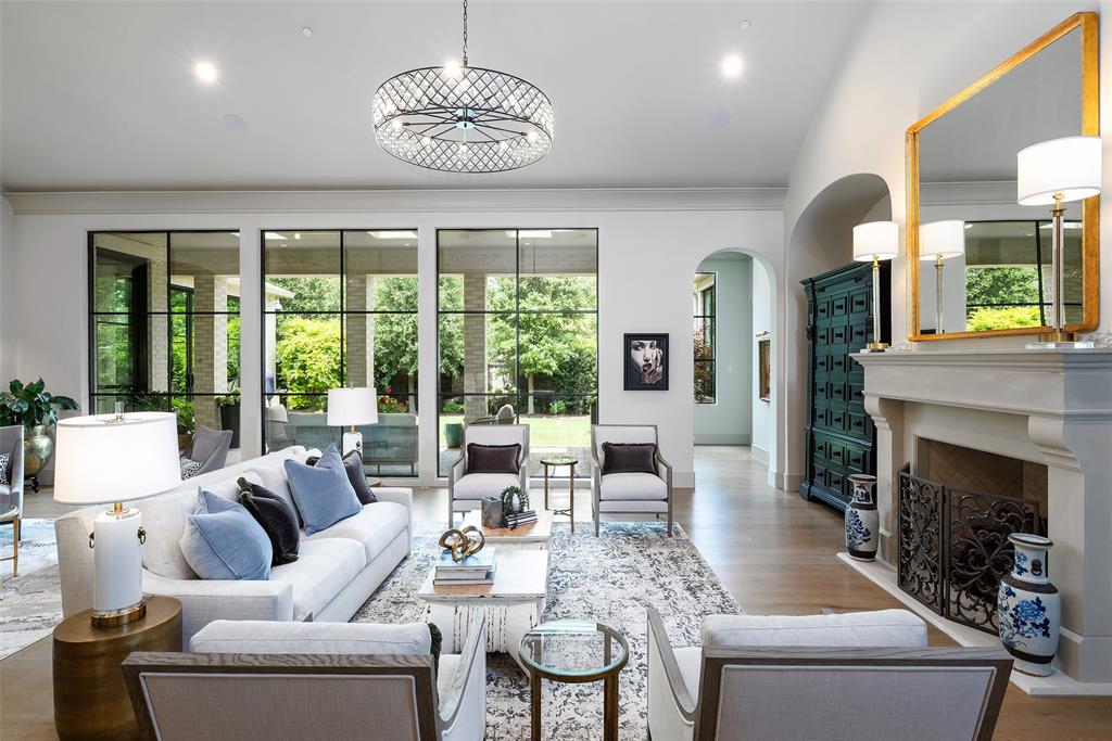 Royal Gardens - Residential