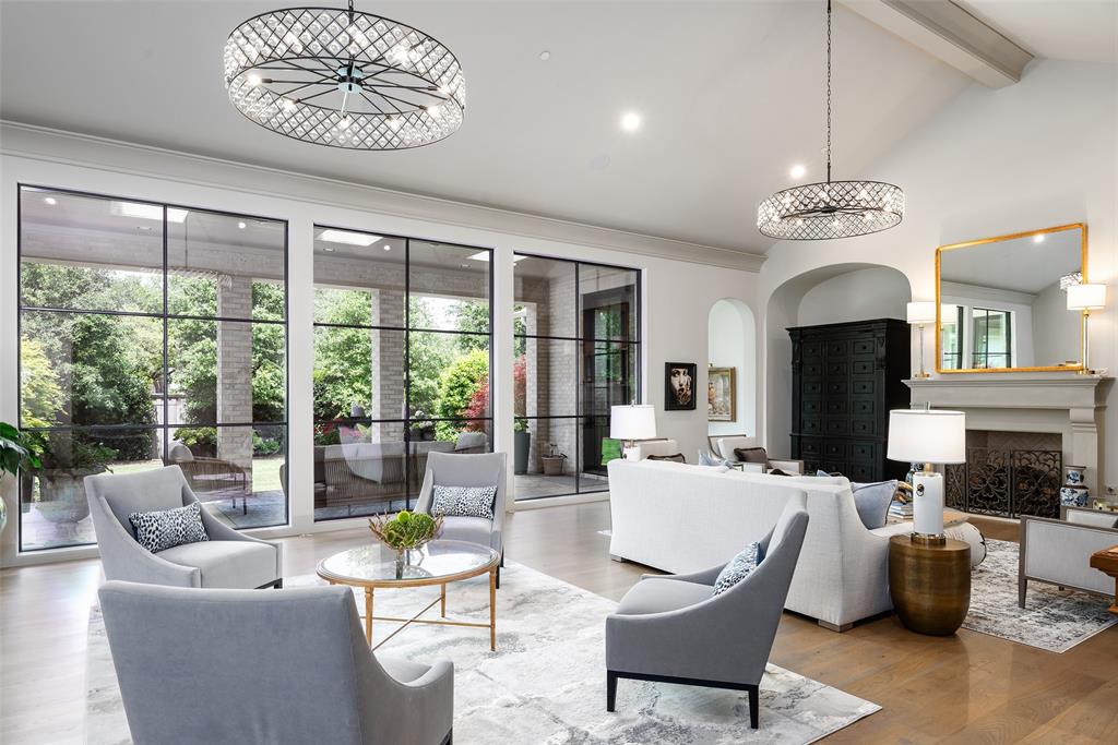 Royal Gardens - Residential