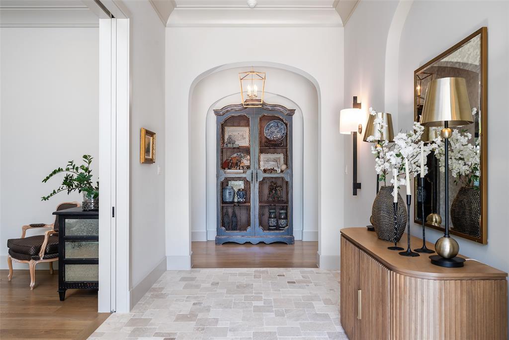 Royal Gardens - Residential