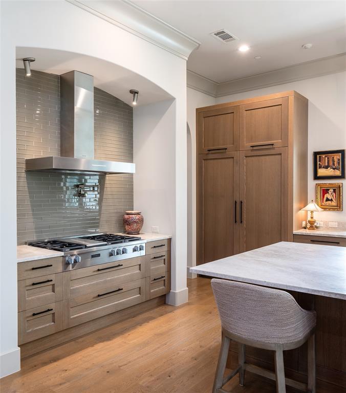 Royal Gardens - Residential