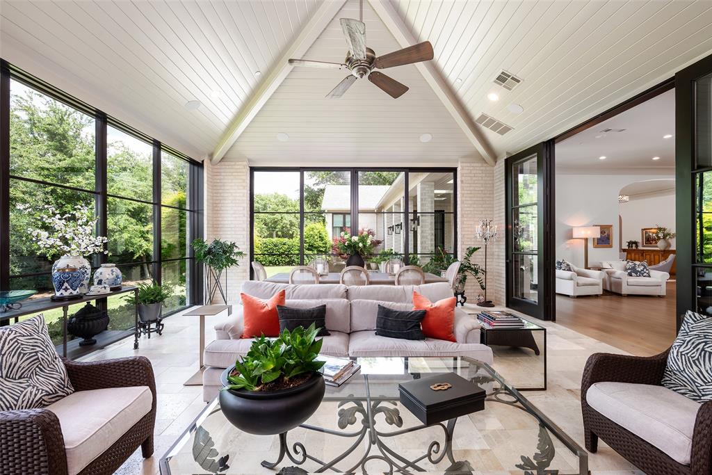 Royal Gardens - Residential