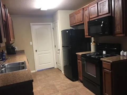 Granbury, Texas 76049, United States, 2 Bedrooms Bedrooms, ,1 BathroomBathrooms,Residential,Active,166102
