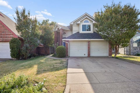 Photo of 6733 Driffield Circle W, North Richland Hills, TX 76182 (MLS # 21382865)