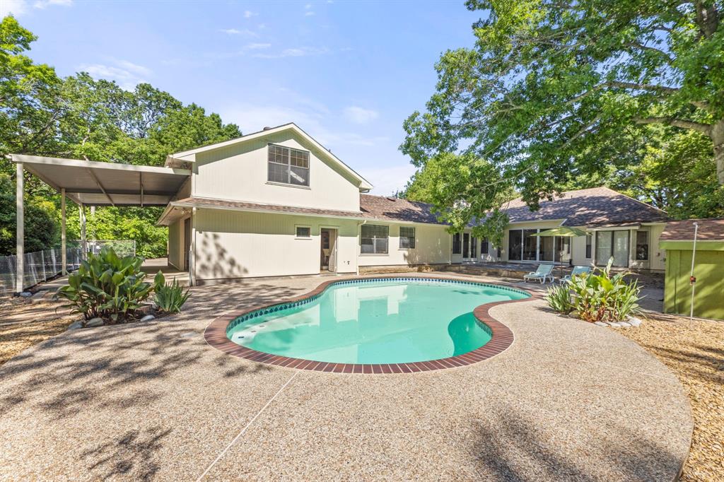 1901 Shady Hollow Court