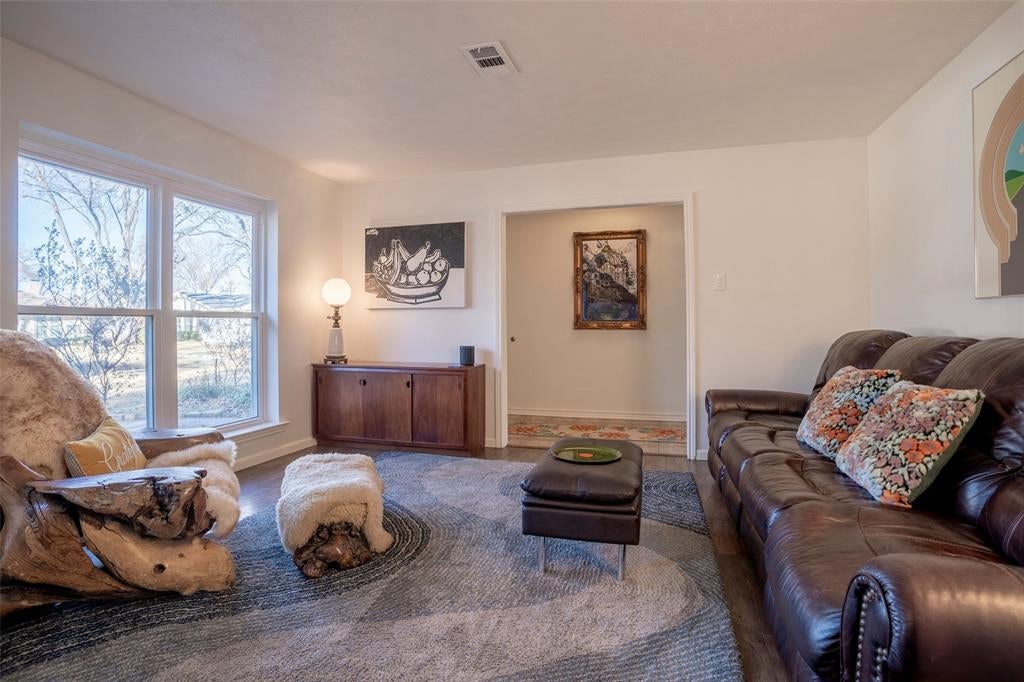 827 Teakwood Place