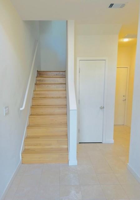 4060 Travis Street 15
