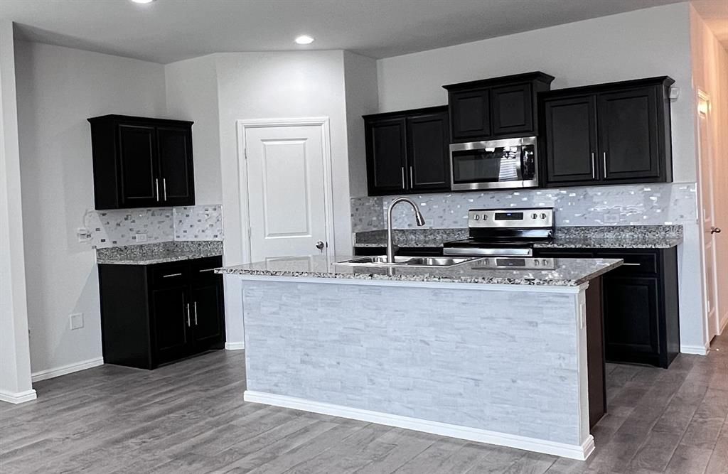 Photo of 617 Blacktail Drive, Fort Worth, TX 76131 (MLS # 21127201)