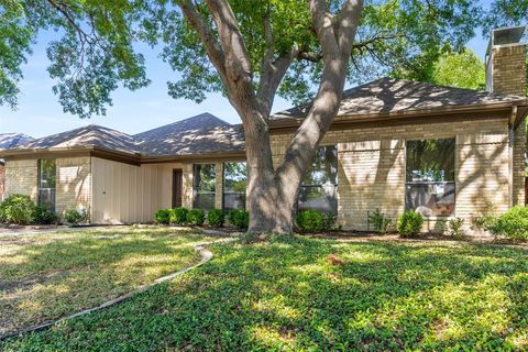 Photo of 6015 Blue Mist Lane, Dallas, TX 75248 (MLS # 21123644)