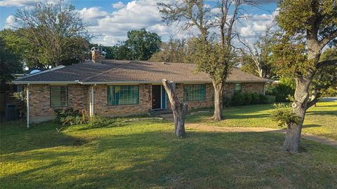 1413 British Boulevard Grand Prairie TX 75050