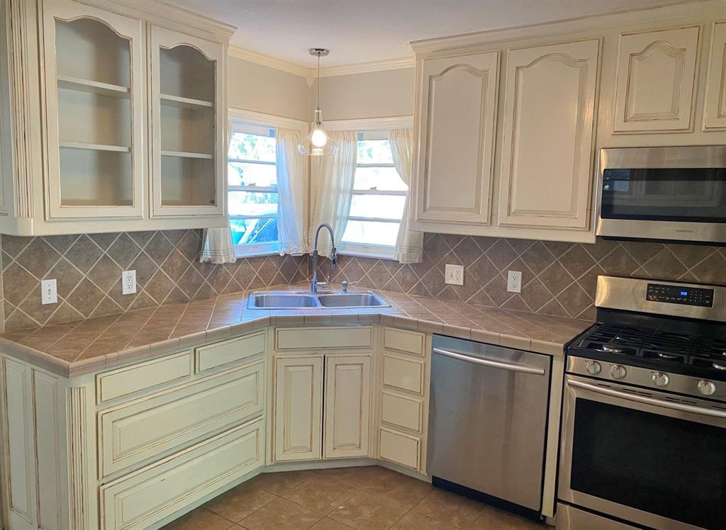 West Ft Worth Land Co - Residential Lease