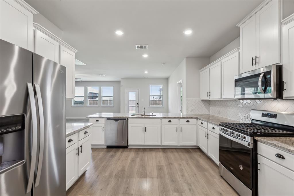 940 Azure Lane
