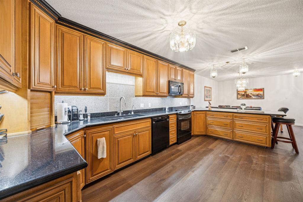 Hicks Airfield - Residential