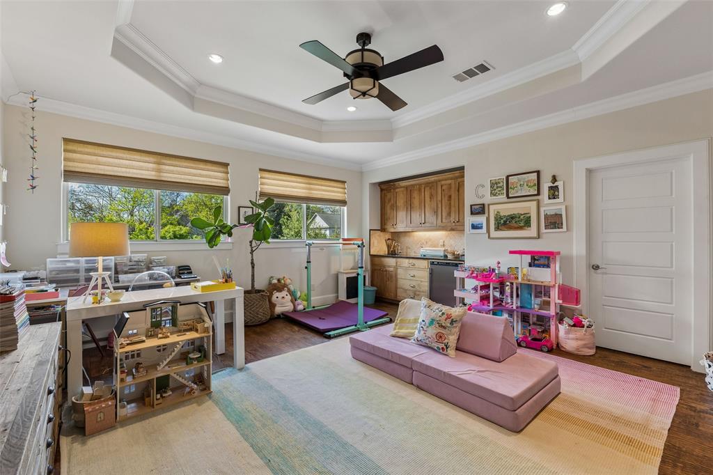 BOB-O-LINKS DOWNS - Residential