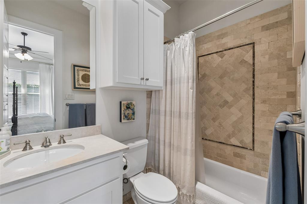 BOB-O-LINKS DOWNS - Residential