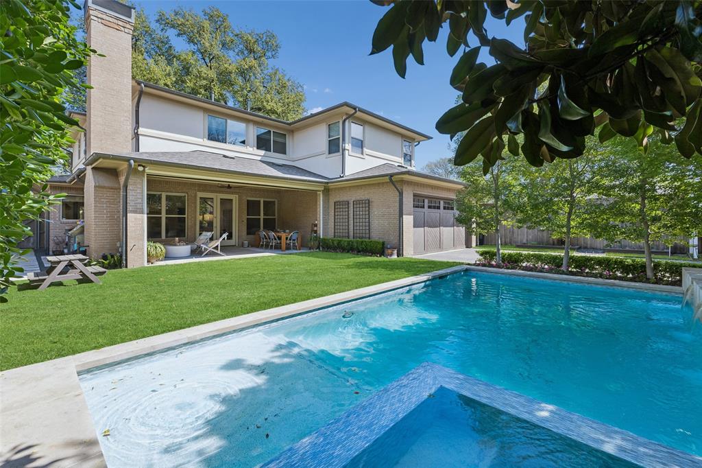 BOB-O-LINKS DOWNS - Residential