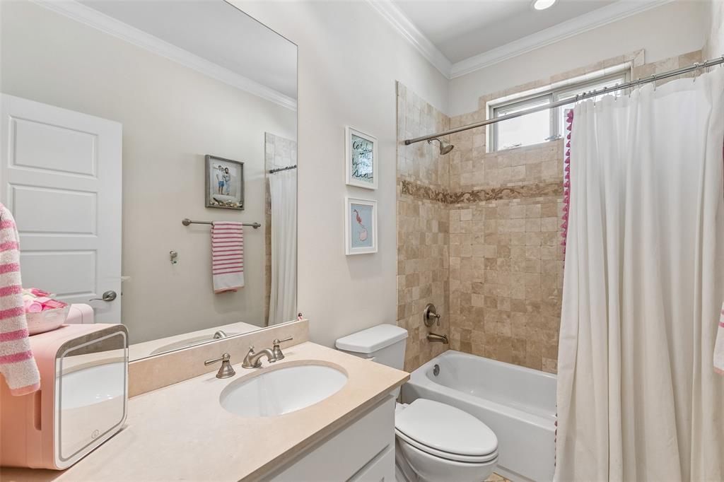 BOB-O-LINKS DOWNS - Residential