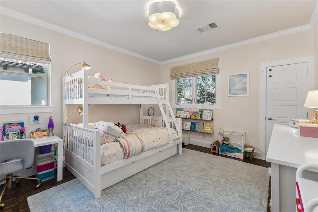 BOB-O-LINKS DOWNS - Residential