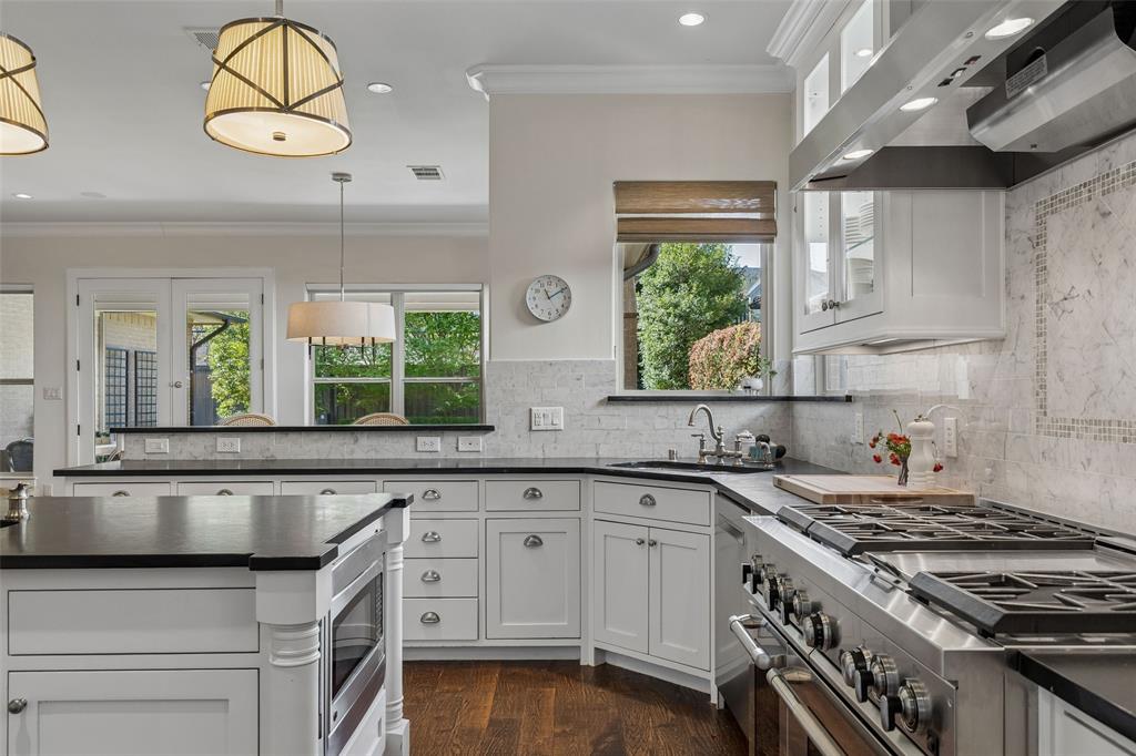 BOB-O-LINKS DOWNS - Residential