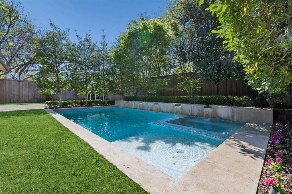 BOB-O-LINKS DOWNS - Residential