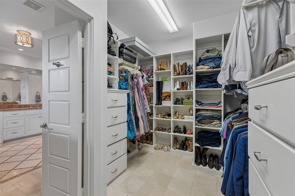 BOB-O-LINKS DOWNS - Residential