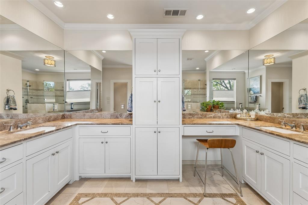 BOB-O-LINKS DOWNS - Residential