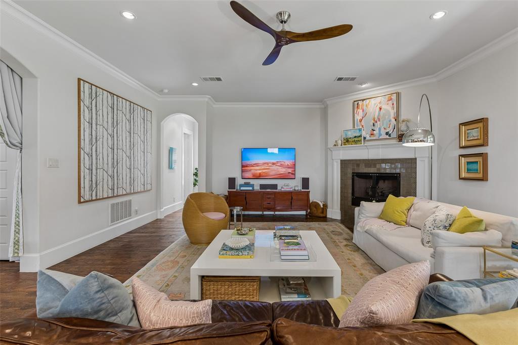 BOB-O-LINKS DOWNS - Residential